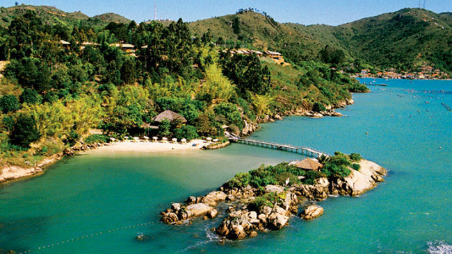 Private Brazilian Island Offers Ultimate Romantic Dining Experience