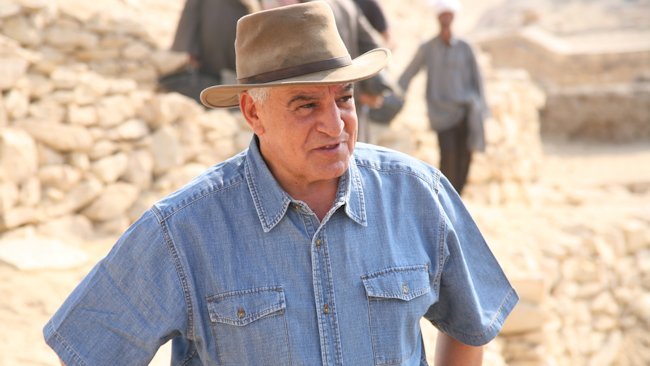 zahi hawass tour egypt