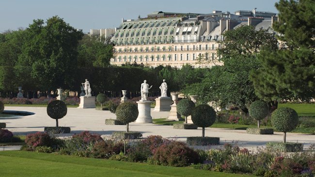 Le Meurice Offers Parisian Secrets Package