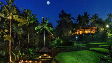 First Christmas Full Moon in 38 Years Inspires Festive Celebrations at Four Seasons Bali