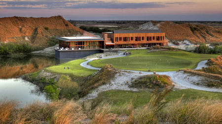 Last Minute Fall Golf Getaways to PGA Village and Streamsong Resort