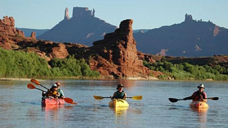 Dude Ranchers’ Association Offers Saddle and Paddle Vacations