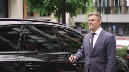 Standard Car Services Vs. Chauffeur Service NYC: Which One is Better?