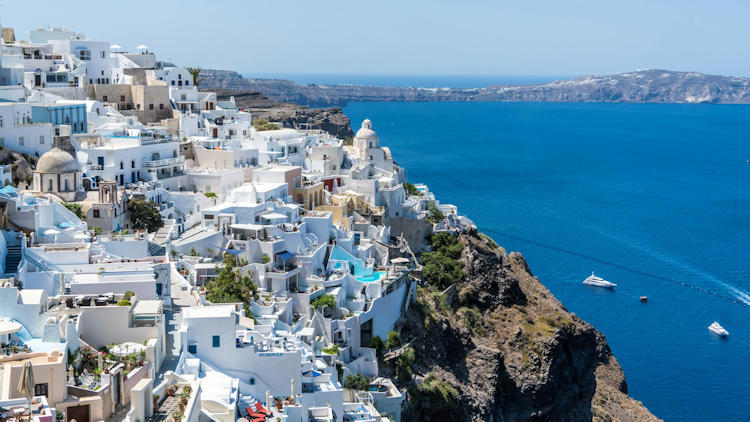 The Most Romantic Things to Do in Santorini