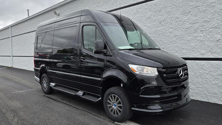 Midwest Mercedes Vans: Redefining Luxury Travel on Four Wheels