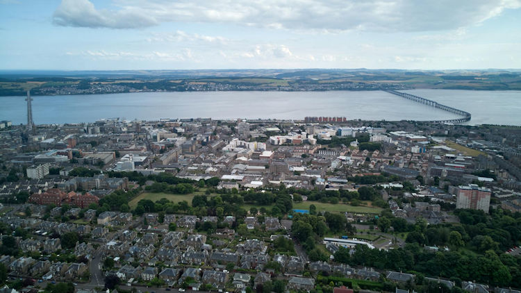 Choosing Your Route: Travelling from Dundee to Your Edinburgh Flight