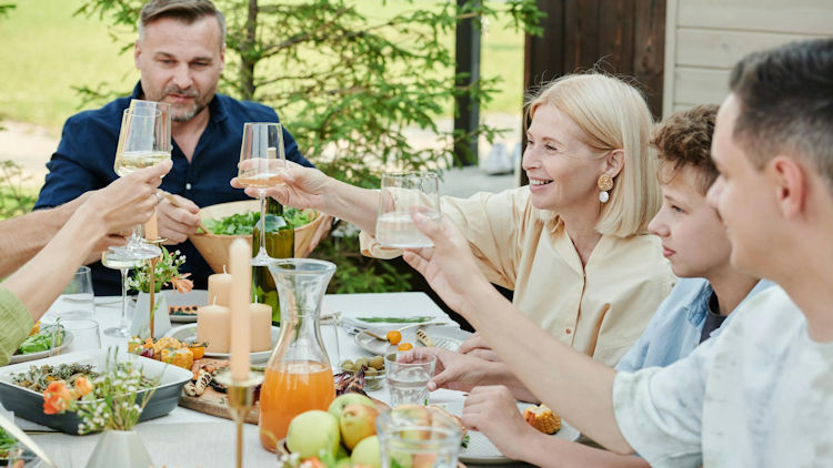 Easy Outdoor Makeover Tips for Summer Retreats