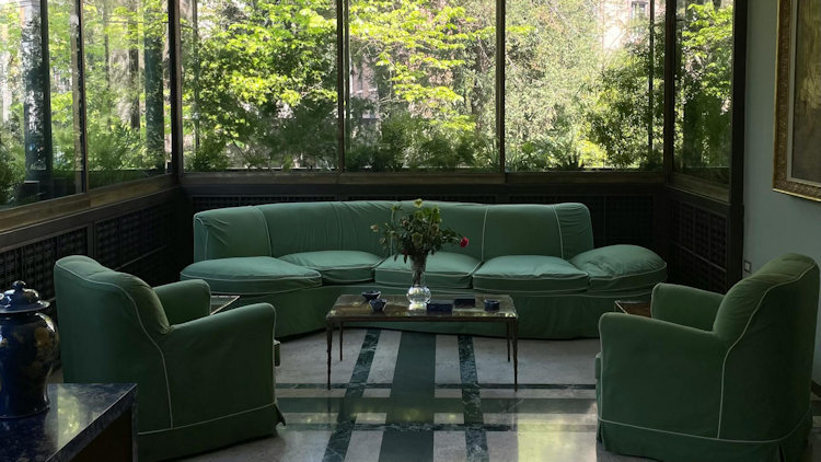 Designing Living Rooms That Feel Like a Five-Star Retreat