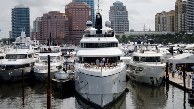 100+ World-Class Superyachts at the 2026 Palm Beach International Boat Show 