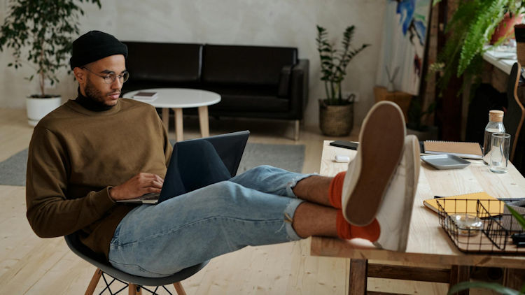 Becoming a Full-Time Freelancer: How to Keep Work from Taking Over Your Life