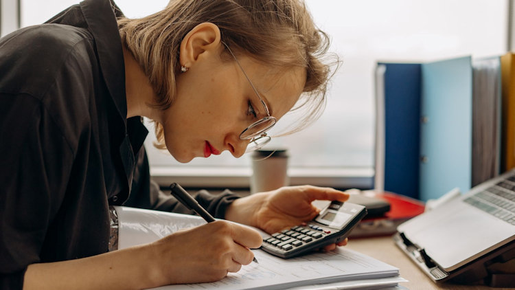10 Things That Separate Accounting Professionals Who Advance From Those Who Stagnate