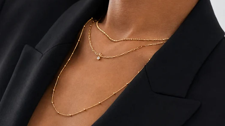 The Jewellery Essentials Every Woman Should Pack for a Luxury Holiday