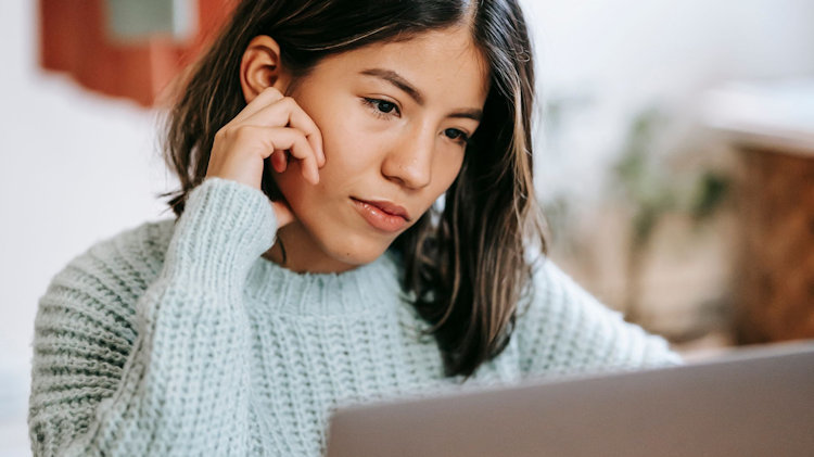 How to Listen to Travel Articles with CastReader
