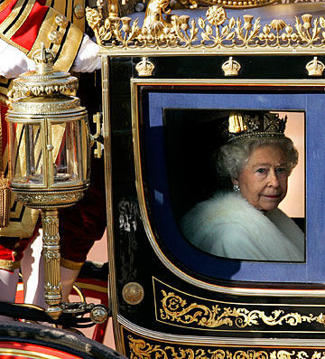 Top 10 Spots You Might Catch a Glimpse of the Queen in Britain