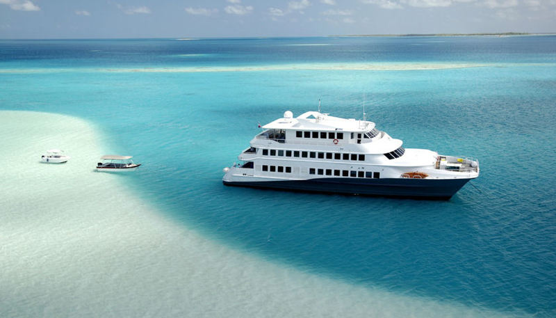 Add a 3-day Luxury Yacht Cruise to Your Tahiti Vacation
