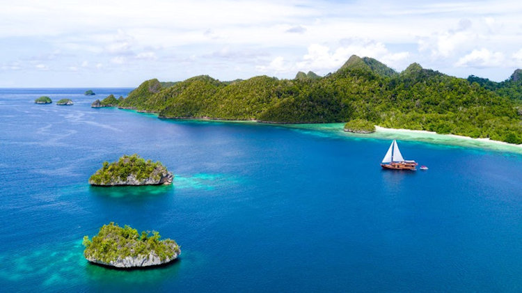 OceanScape Yachts - Visit The Coral Triangle For Unspoiled Natural Wonder