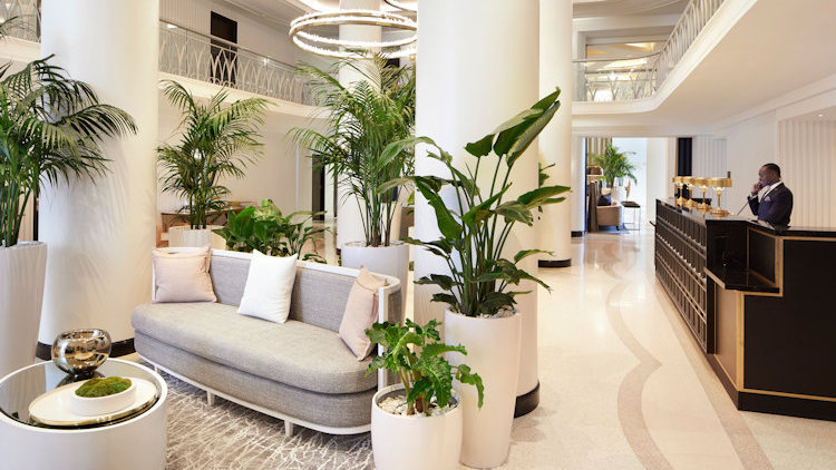 Cadillac Hotel & Beach Club Offers Signature Experience
