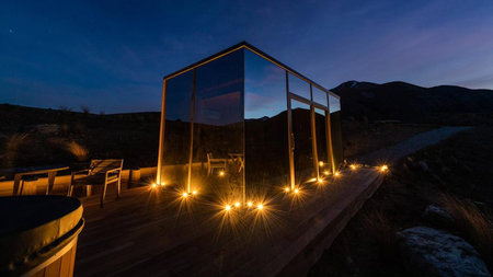 First Look at New Luxury Mirrored Pods in New Zealand
