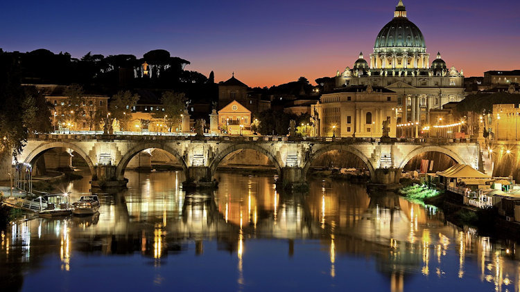 New Night Tour Lets You Explore the Vatican Under the Stars
