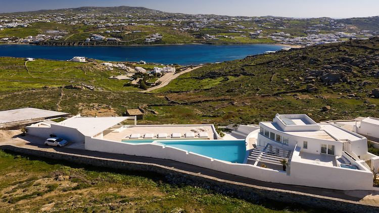 Haute Retreats Features Gracious Grecian Getaways