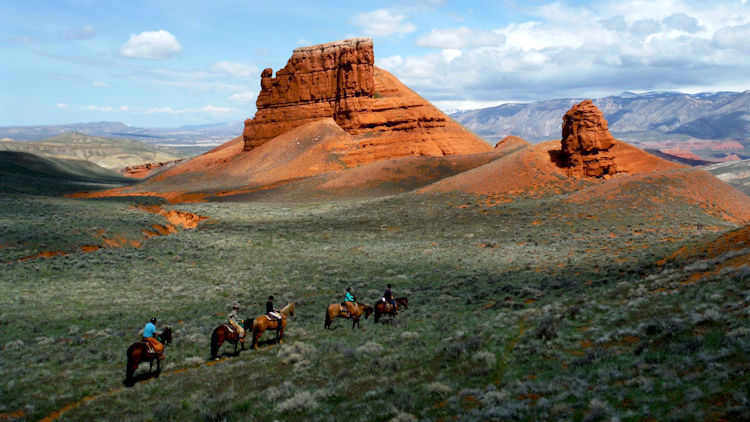 Find Your Unique Vacation during a Specialty Week at a Dude Ranch