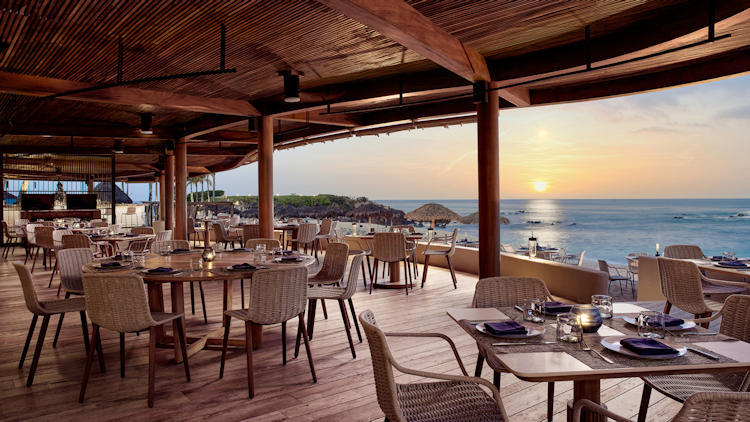 Four Seasons Resort Punta Mita Unveils New Look for Beachfront Dining Experience