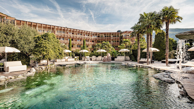 Italian Spa Retreats: Relaxation and Rejuvenation in Paradise - Spa Retreats in Sicily's Idyllic Surroundings