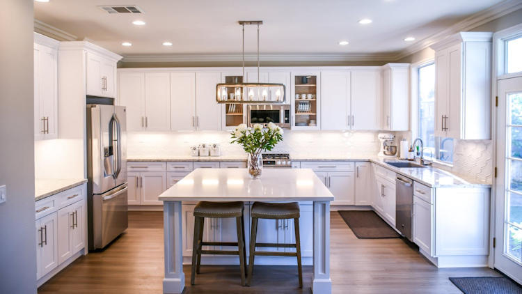 Keeping Your Home Clean While You’re on Holiday: A Practical Guide