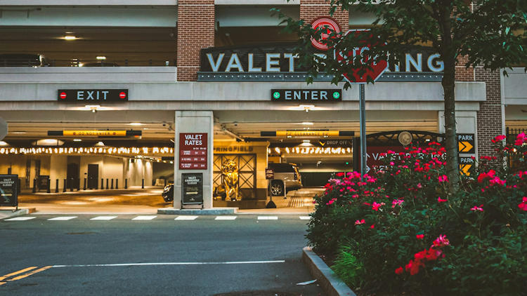 Valet vs. Garage: The Ultimate Guide to Premium Parking in New York City