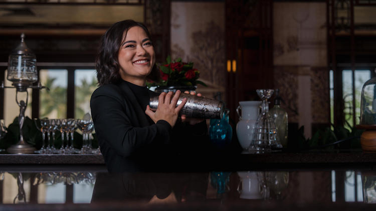 Meet the Visionary Shaking Up Halekulani’s Bar Program