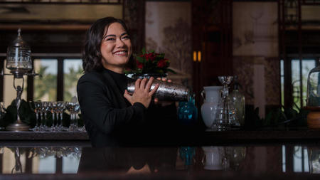 Meet the Visionary Shaking Up Halekulani’s Bar Program