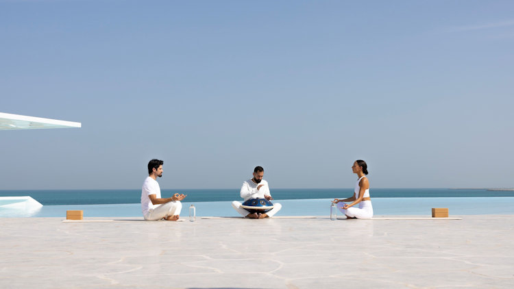 Anantara Santorini Abu Dhabi Retreat Introduces Soulful Wellness Experiences by the Sea