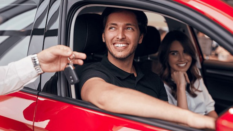 Why Luxury Travelers Prefer Long Term Car Rentals Over Traditional Leasing