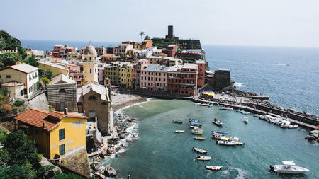 How to Find the Perfect Luxury Yacht Charter for Your Mediterranean Adventure