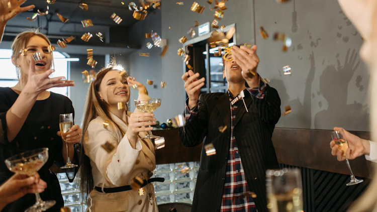 How to Plan an Office Party for Employees