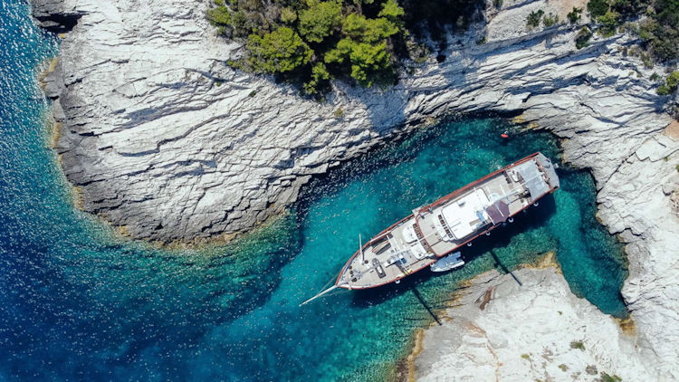 Mediterranean Yacht Escapes: Hidden Luxury Gems Beyond the Usual Routes