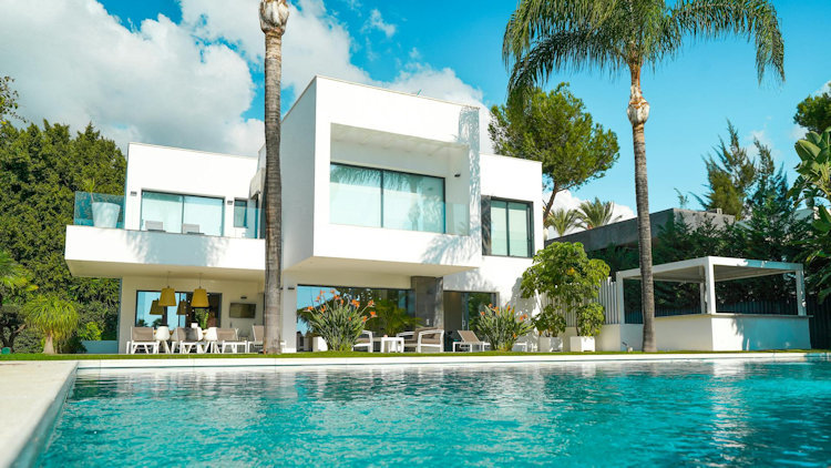 5 Features Today’s High-End Travelers Expect From Luxury Rentals