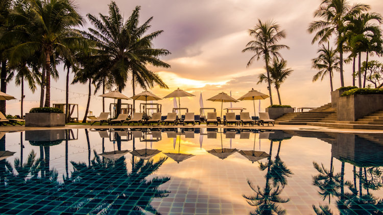 Effortless Connectivity for the Modern Luxury Traveller: How eSIMs Are Changing International Travel
