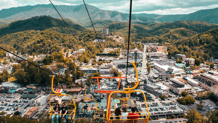 The Smart Luxury Traveler’s Guide to Family Fun in Pigeon Forge