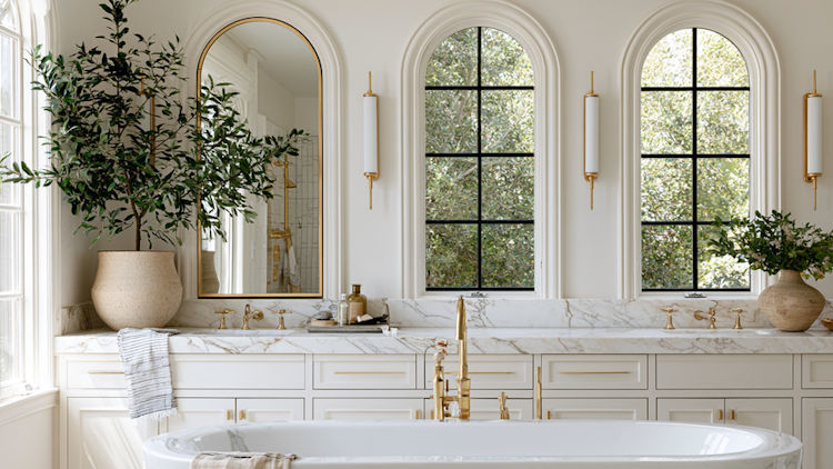 How to Design a Luxury Bathroom That Works Beautifully Every Day