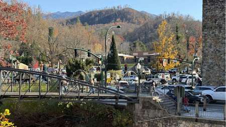 A Romantic Gatlinburg Honeymoon: Eight Ways to Make Your First Trip as Newlyweds Special