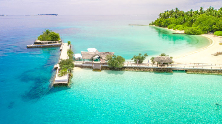 How to Choose an Island Retreat With a Thoughtful Approach to Water