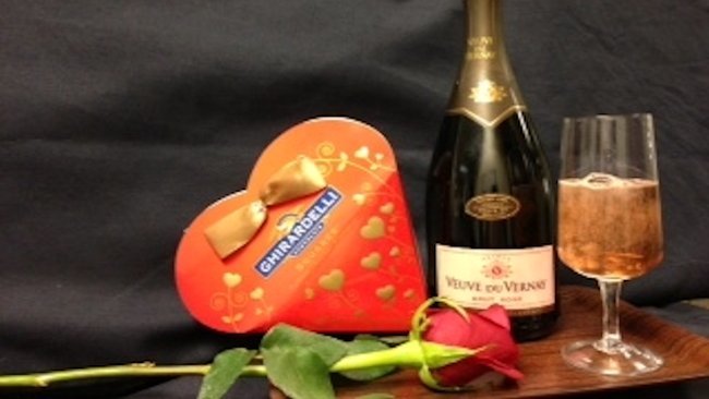 Delta Air Lines Celebrates Valentine's Day with Wine & Chocolate