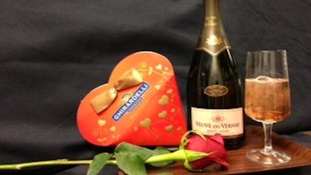 Delta Air Lines Celebrates Valentine's Day with Wine & Chocolate