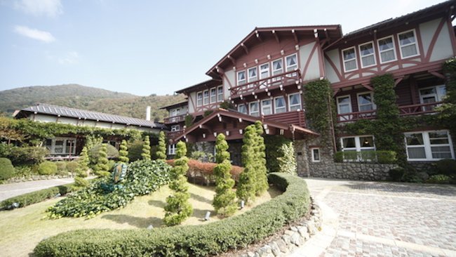 Discover the Beauty of Spring in Japan with Small Luxury Hotels of the World