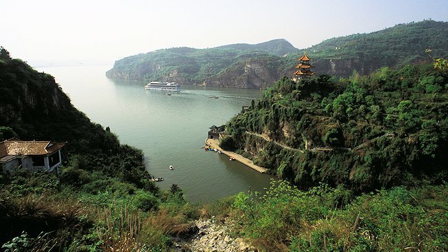 Experience Imperial China, Tibet & Yangtze River with 22-Day Tour