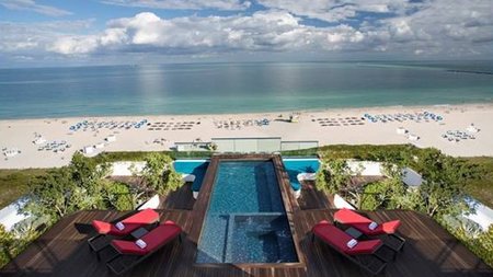 Hilton Bentley's 3000 sq ft Penthouse in Miami Beach