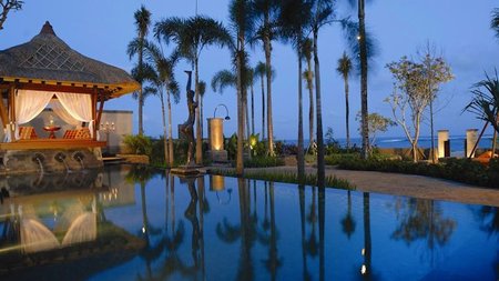 The St. Regis Bali Resort Celebrates Bloody Mary's 80th Birthday 