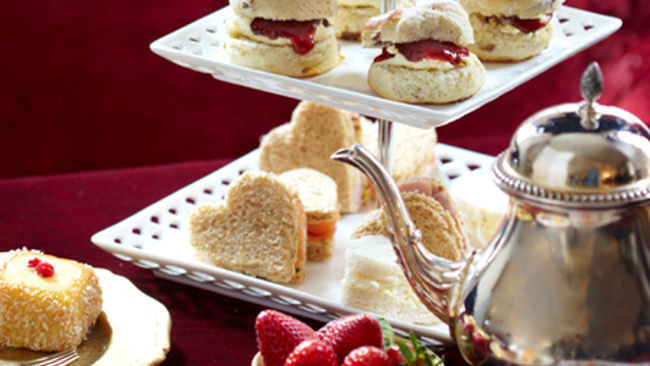 Afternoon Tea Fit for a Queen to Celebrate 150 Years of Alice in Wonderland 