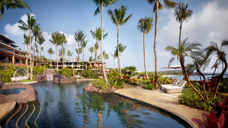 Four Seasons Resort Lanai Offers Poolside Spa Treatments for the Whole Family